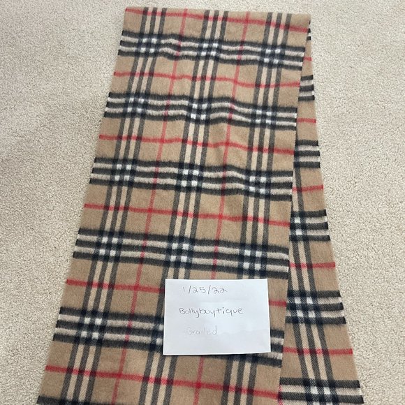 Burberry Traditional Checkered 100% Cashmere Medium Beige Scarf - Picture 3 of 11